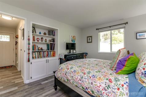 527 323rd Place Federal Way WA 98003