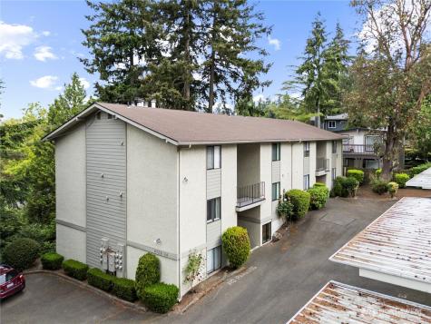 6734 112th Avenue NE Kirkland WA 98033