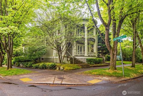 1709 E Republican Street Seattle WA 98112
