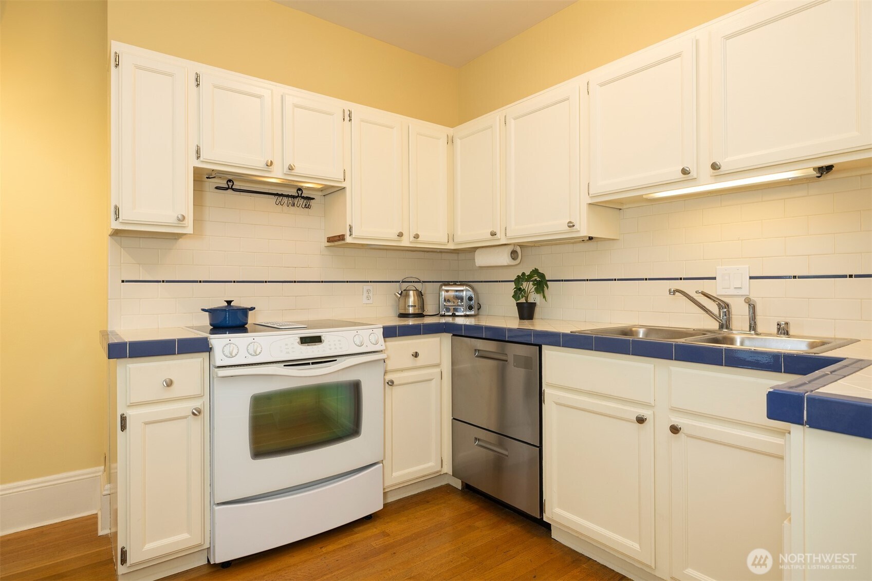 1709 E Republican Street Seattle WA 98112