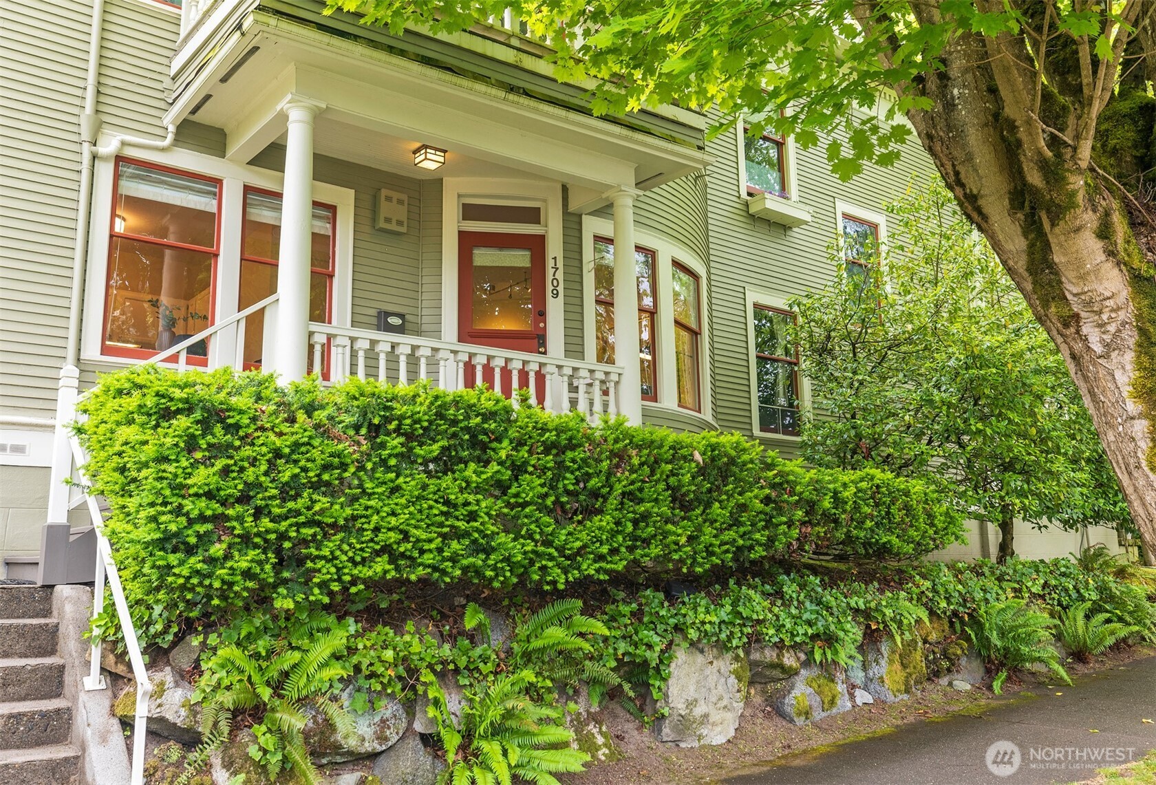 1709 E Republican Street Seattle WA 98112