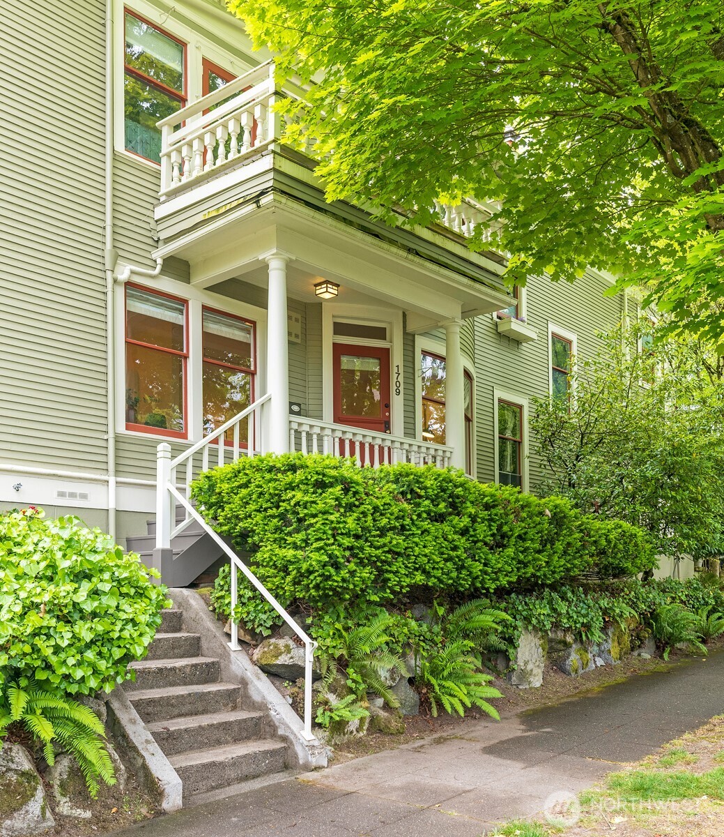 1709 E Republican Street Seattle WA 98112