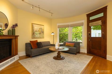 1709 E Republican Street Seattle WA 98112