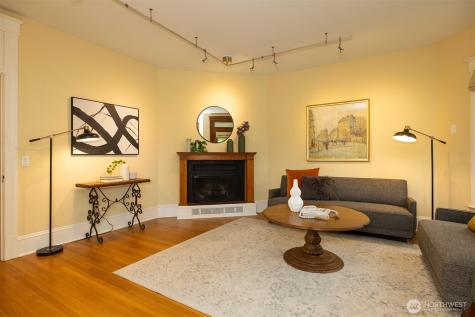 1709 E Republican Street Seattle WA 98112