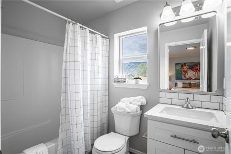 51 Phoebe Lane Manson WA 98831