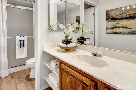 1220 SW 132nd Lane Burien WA 98146