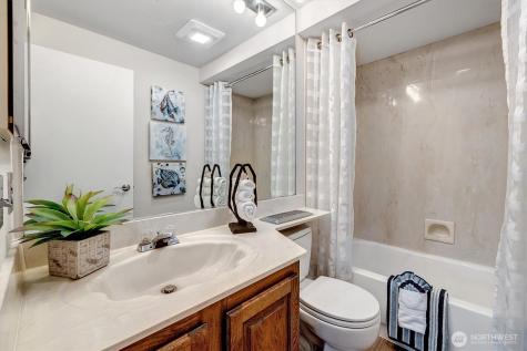 1220 SW 132nd Lane Burien WA 98146