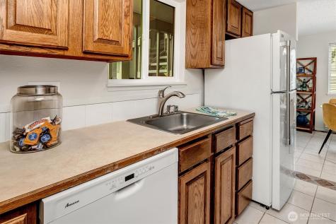 1220 SW 132nd Lane Burien WA 98146