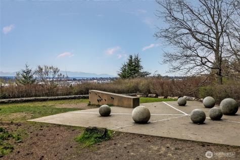 135 N 46th Street Seattle WA 98103