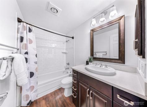 3228 21st Avenue W Seattle WA 98199