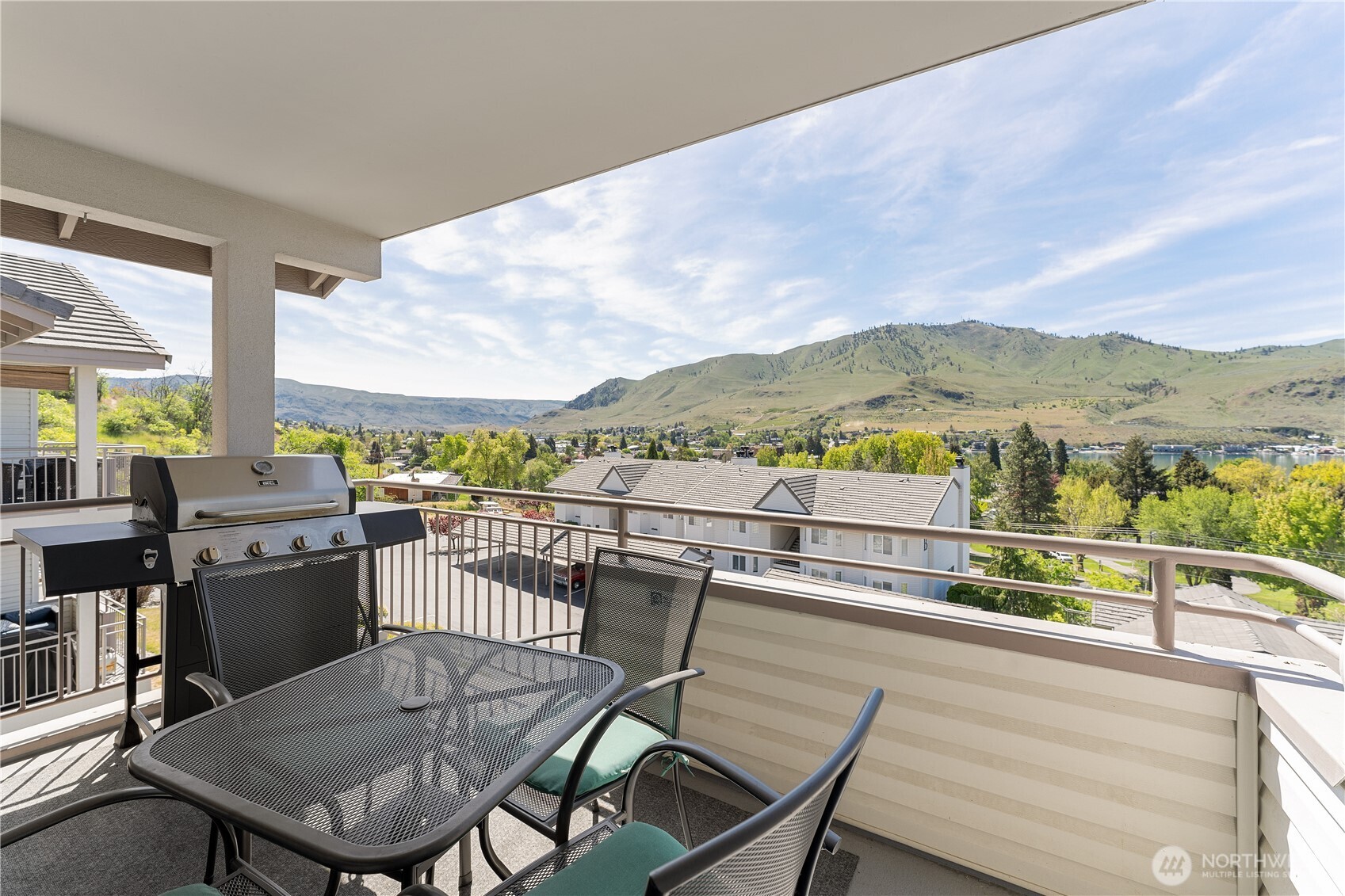 808 W Manson Highway Chelan WA 98816
