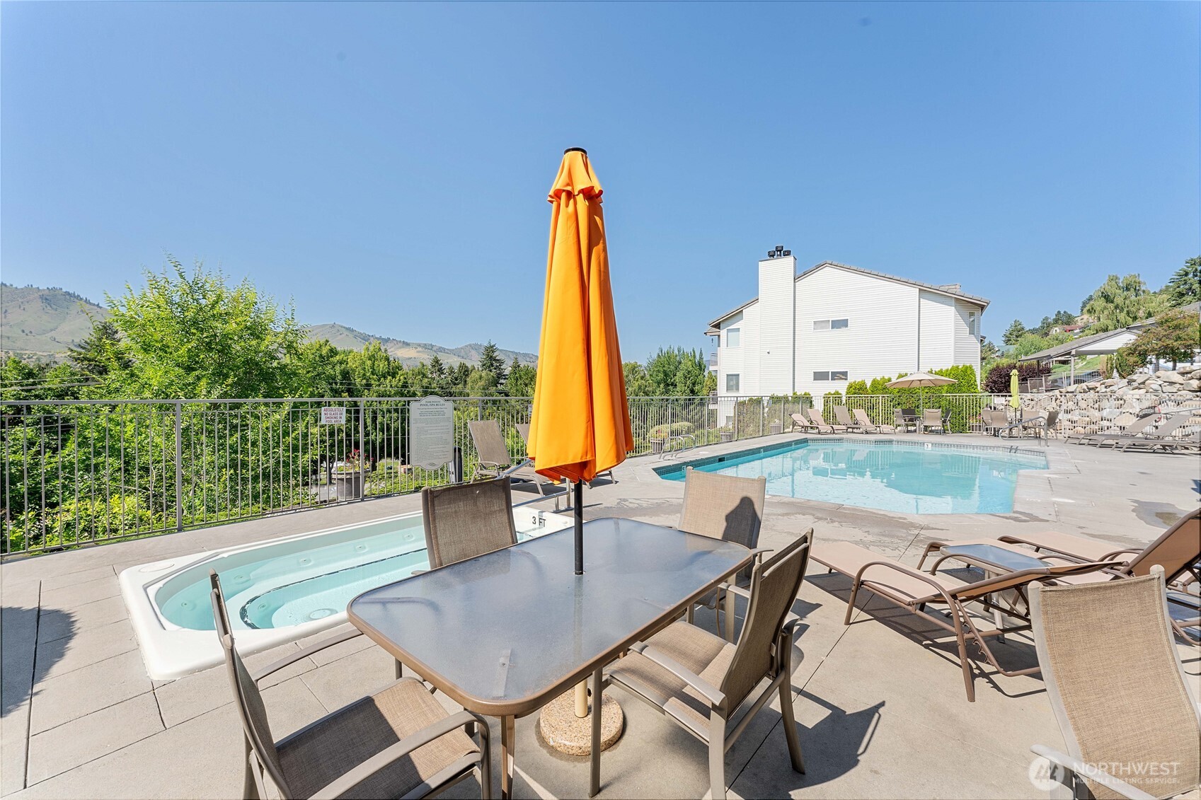 808 W Manson Highway Chelan WA 98816