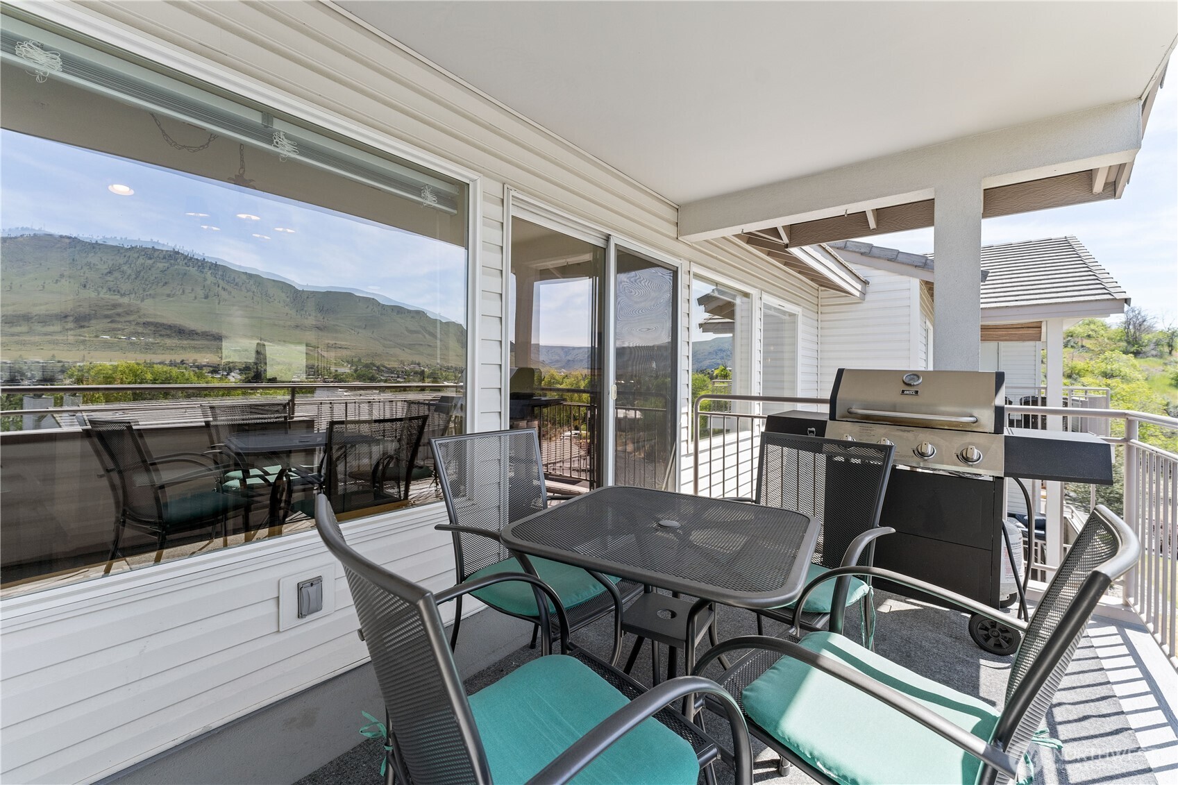 808 W Manson Highway Chelan WA 98816