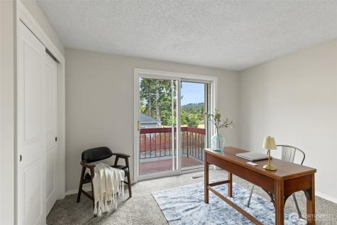 328 9th Avenue SE Puyallup WA 98372