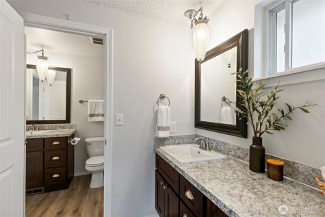328 9th Avenue SE Puyallup WA 98372