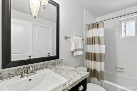 328 9th Avenue SE Puyallup WA 98372