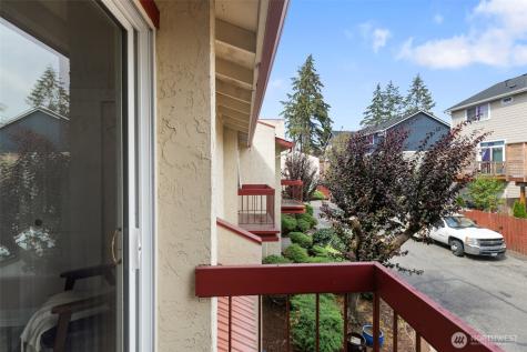 328 9th Avenue SE Puyallup WA 98372