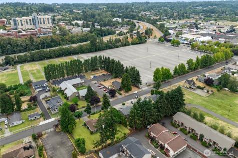 328 9th Avenue SE Puyallup WA 98372