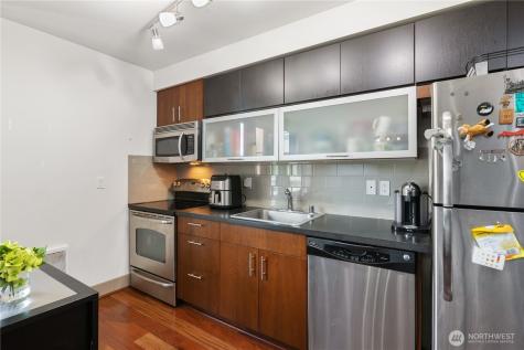 4547 8th Avenue NE Seattle WA 98105