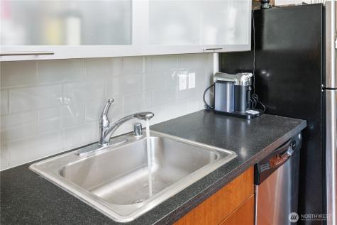 4547 8th Avenue NE Seattle WA 98105