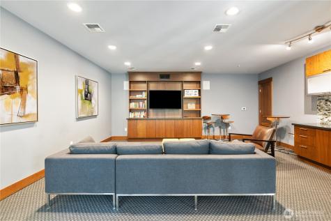 4547 8th Avenue NE Seattle WA 98105