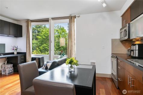 4547 8th Avenue NE Seattle WA 98105