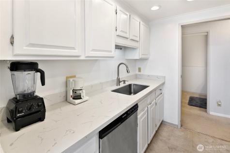 2201 3rd Avenue Seattle WA 98121