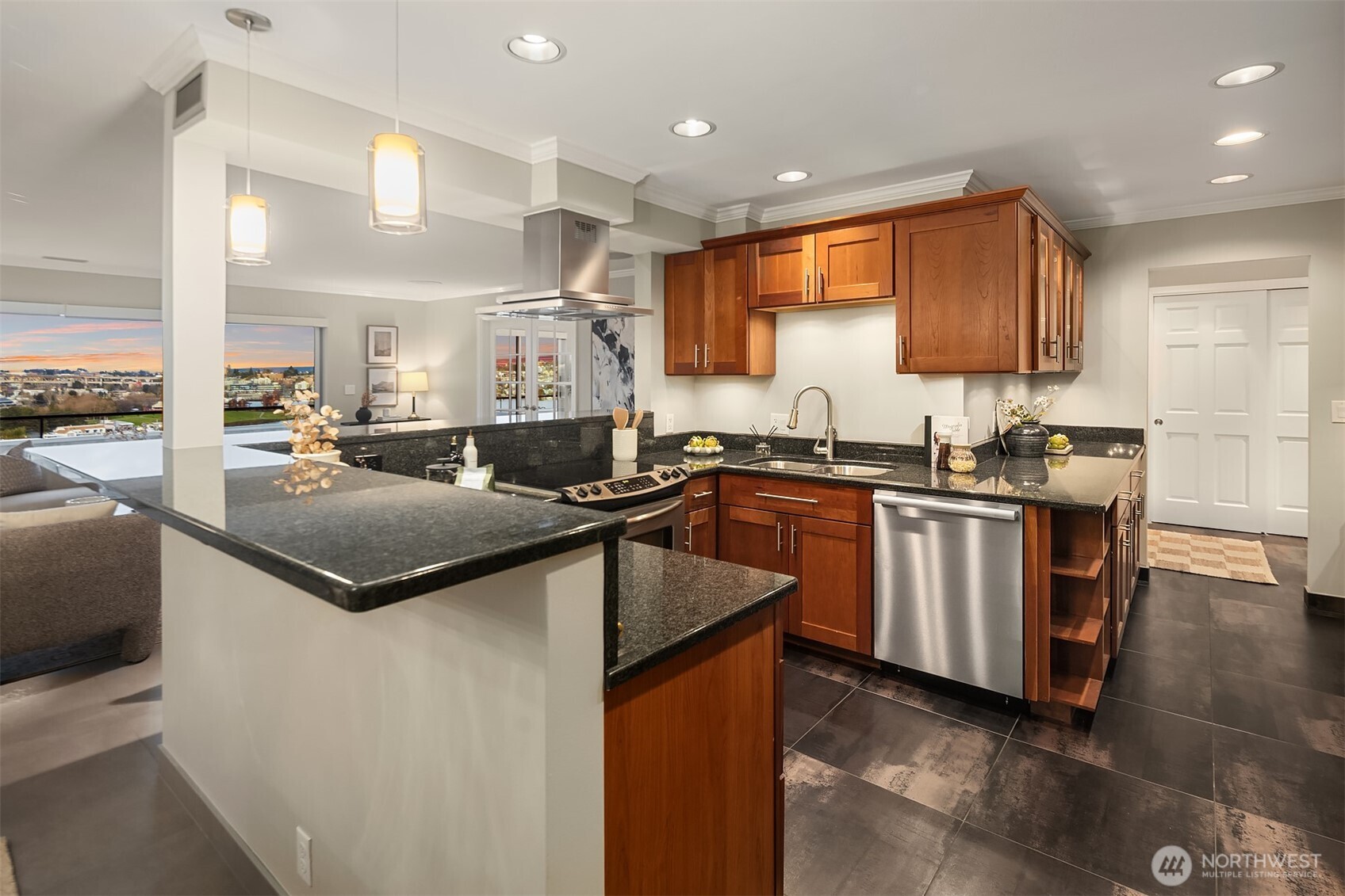 2565 Dexter Avenue N Seattle WA 98109