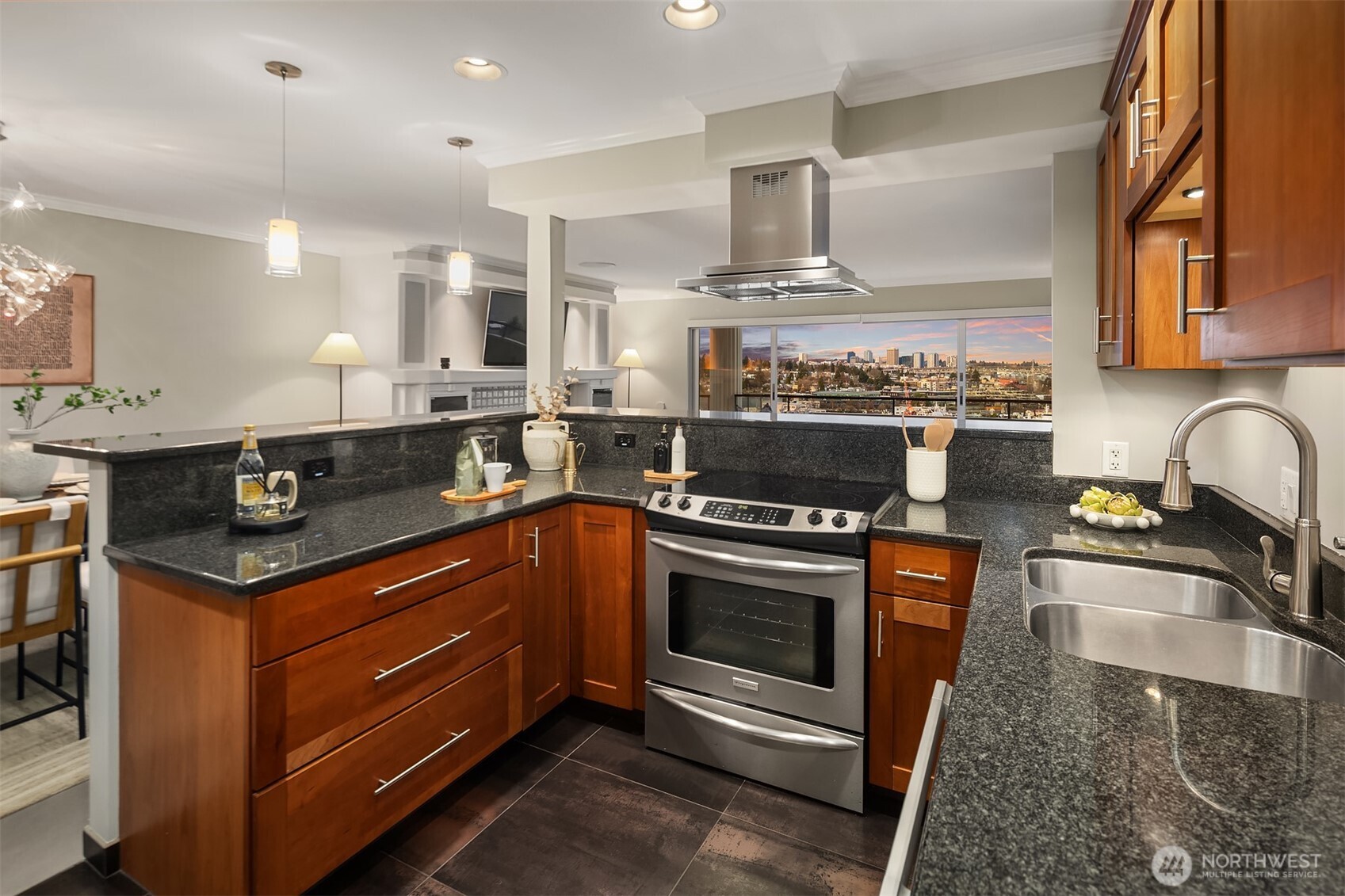 2565 Dexter Avenue N Seattle WA 98109