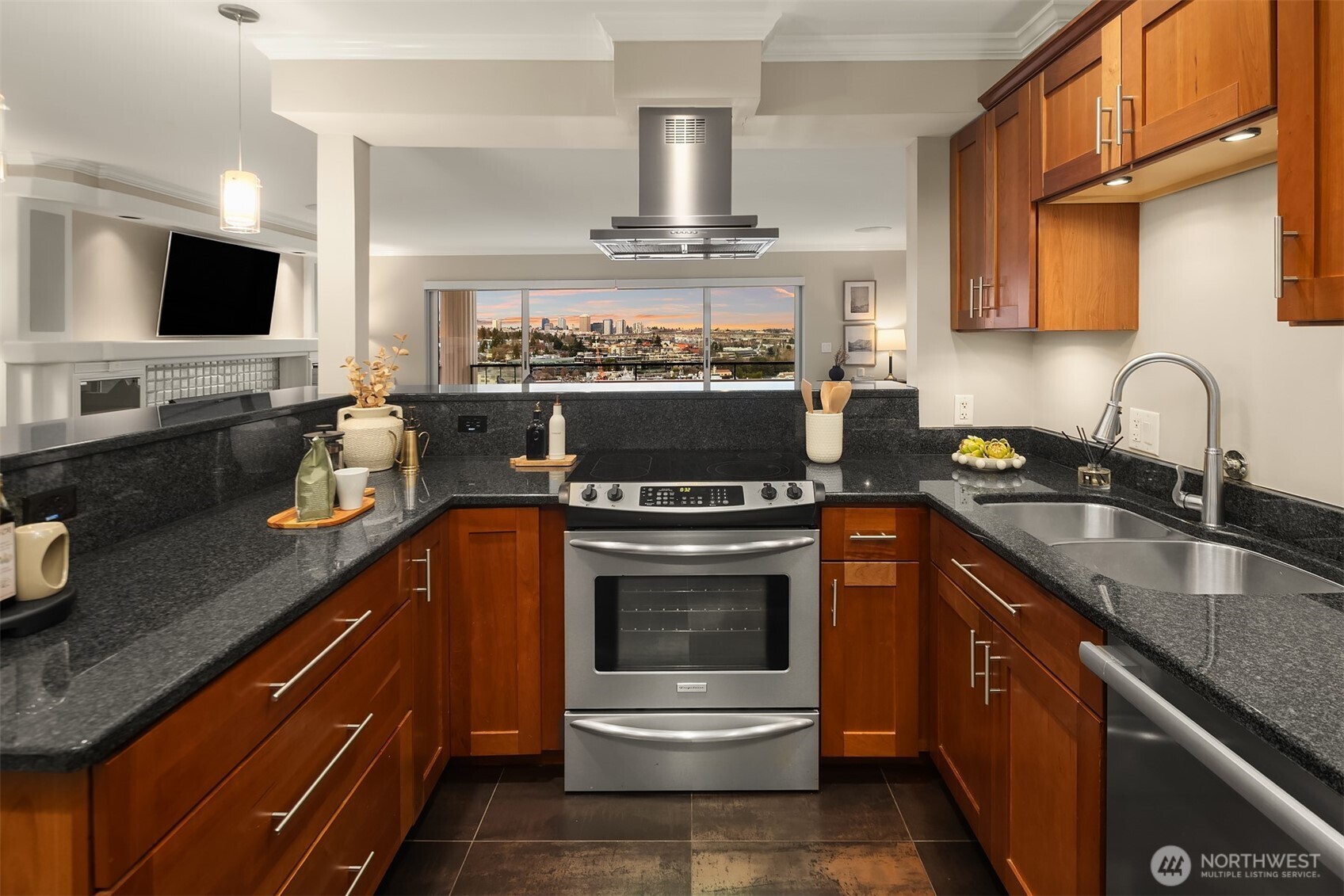 2565 Dexter Avenue N Seattle WA 98109