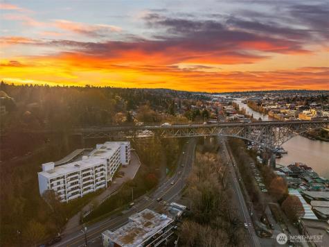 2565 Dexter Avenue N Seattle WA 98109