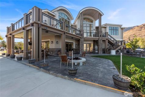 1350 W Woodin Avenue Chelan WA 98816
