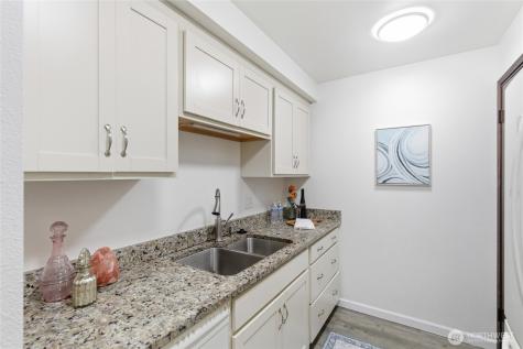 5620 200th Street SW Lynnwood WA 98036