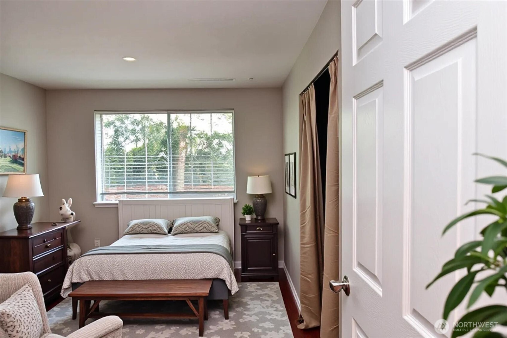 16817 Larch Way Lynnwood WA 98037