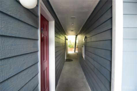 16817 Larch Way Lynnwood WA 98037