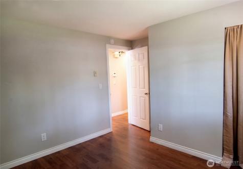 16817 Larch Way Lynnwood WA 98037