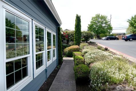 16817 Larch Way Lynnwood WA 98037