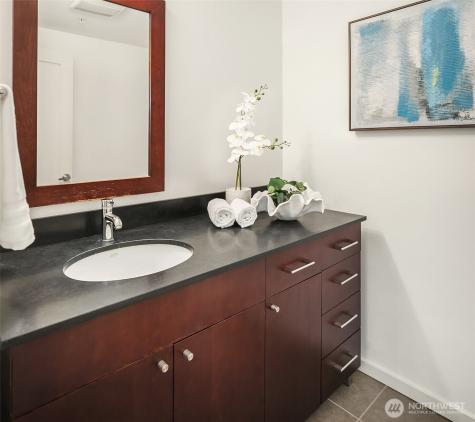 76 Cedar Street Seattle WA 98121