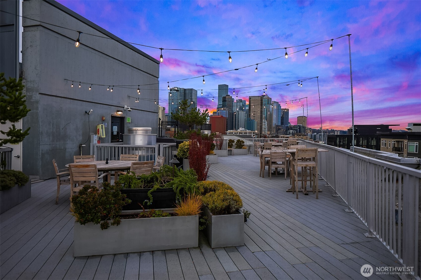 76 Cedar Street Seattle WA 98121
