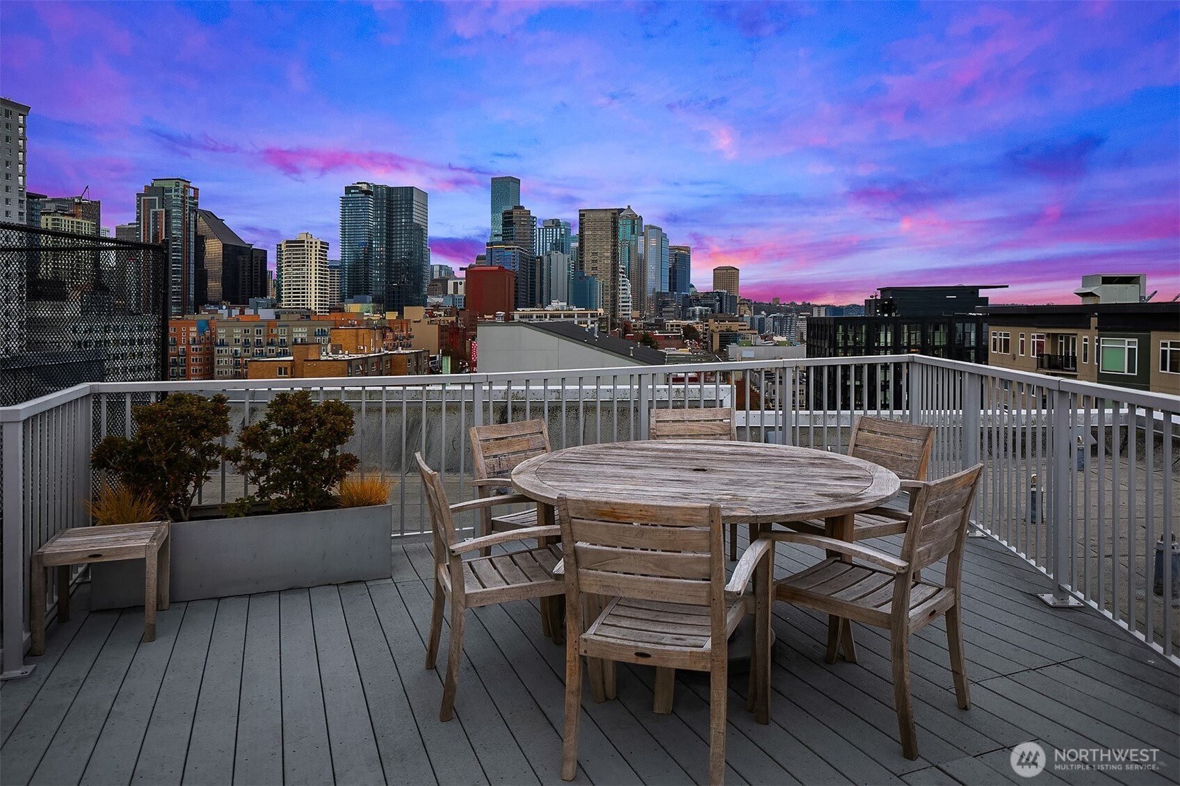 76 Cedar Street Seattle WA 98121