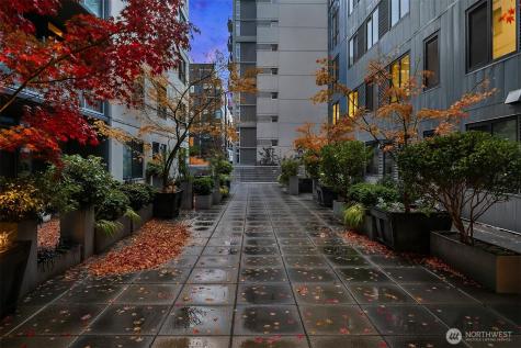 76 Cedar Street Seattle WA 98121