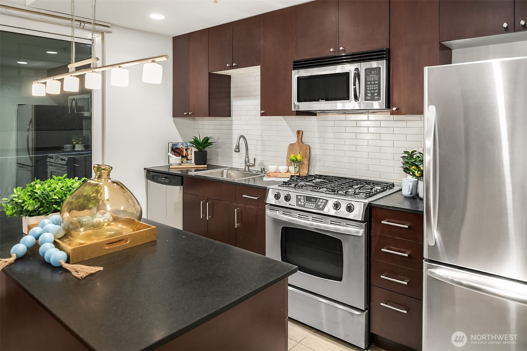 76 Cedar Street Seattle WA 98121