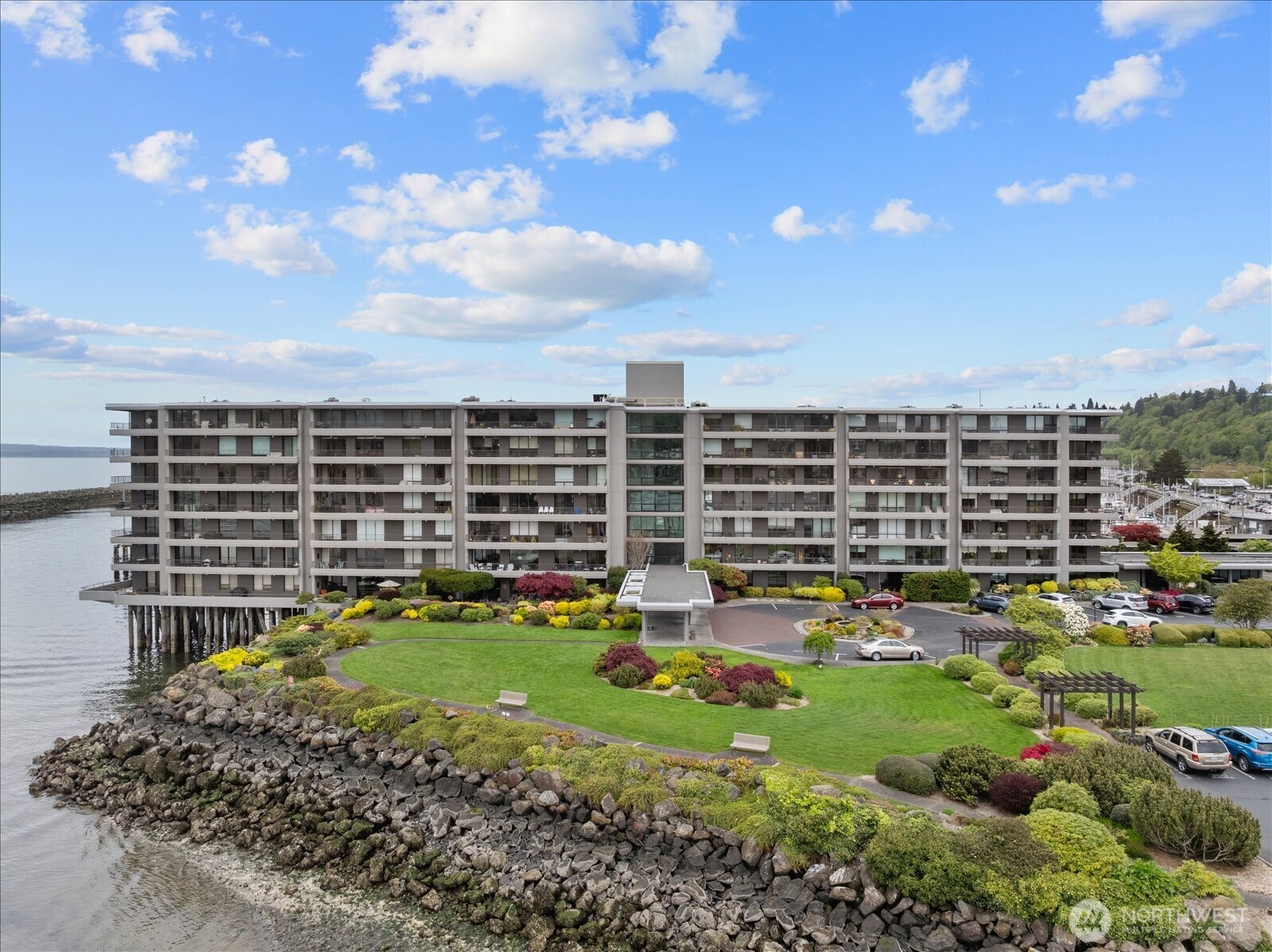 6533 Seaview Avenue NW Seattle WA 98117