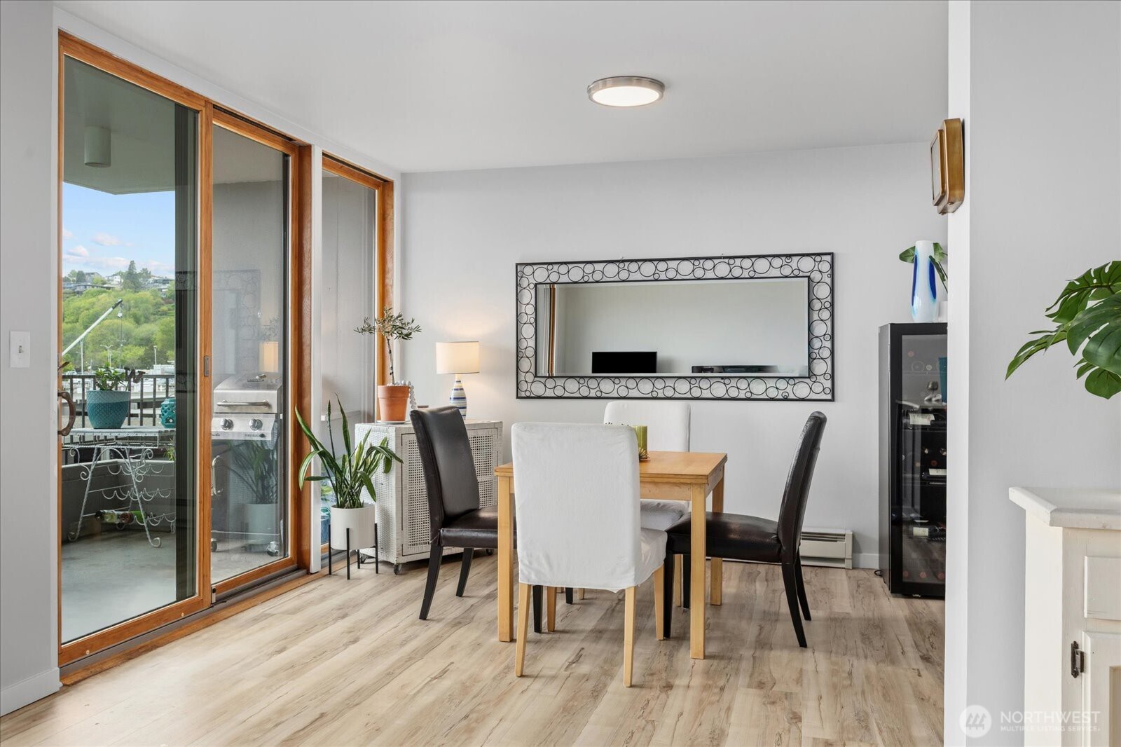 6533 Seaview Avenue NW Seattle WA 98117