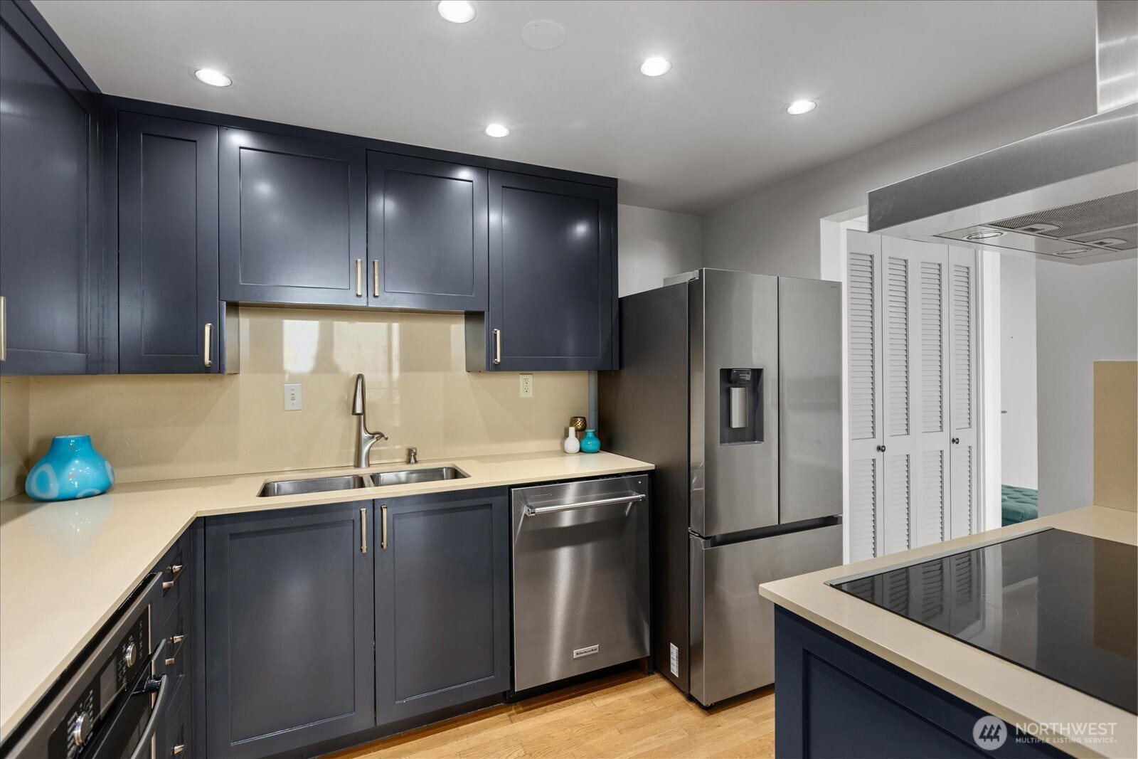 6533 Seaview Avenue NW Seattle WA 98117