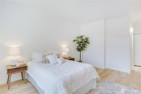 122 State Street S Kirkland WA 98033