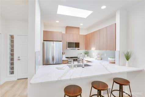 122 State Street S Kirkland WA 98033