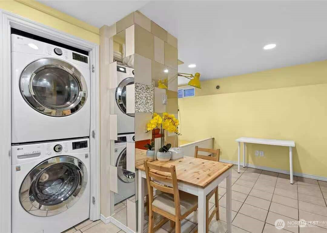 4525 S Henderson Street Seattle WA 98118