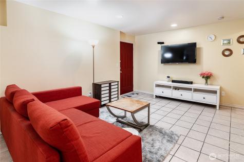 4525 S Henderson Street Seattle WA 98118