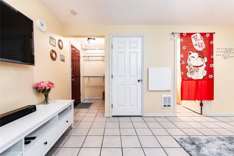 4525 S Henderson Street Seattle WA 98118